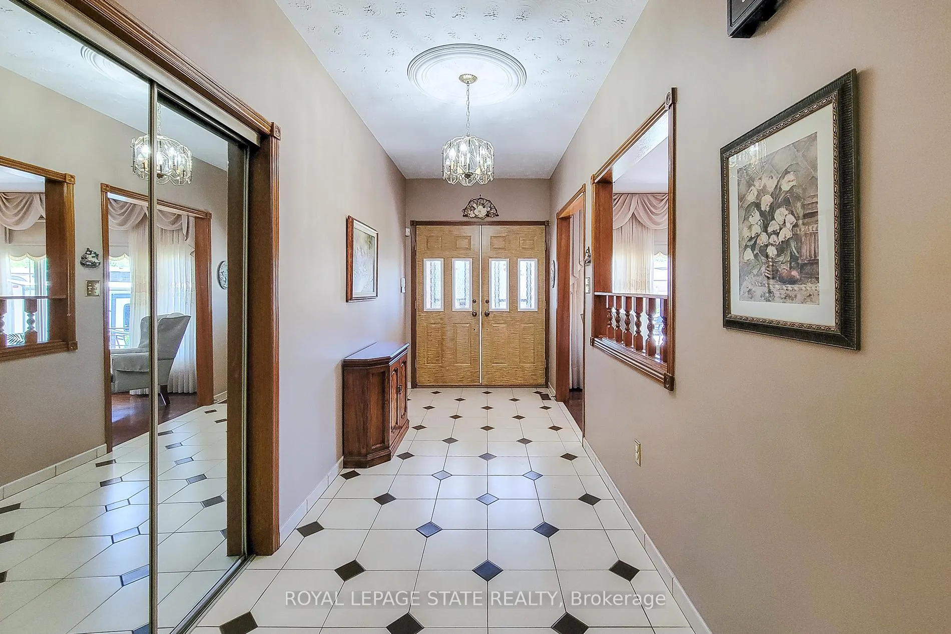 Photo 16 of 56 Teak Street, Hamilton, Stoney Creek — HOMEH