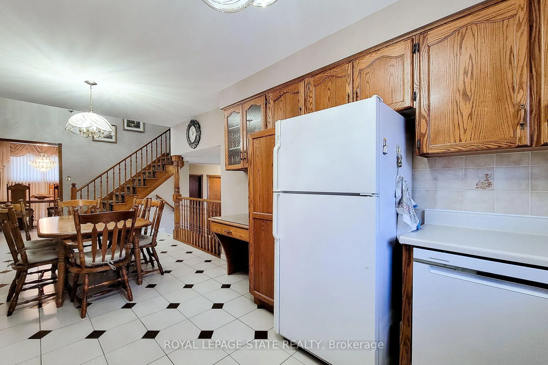 Photo 25 of 56 Teak Street, Hamilton, Stoney Creek — HOMEH