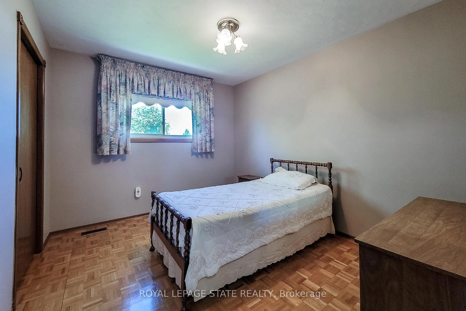 Photo 38 of 56 Teak Street, Hamilton, Stoney Creek — HOMEH