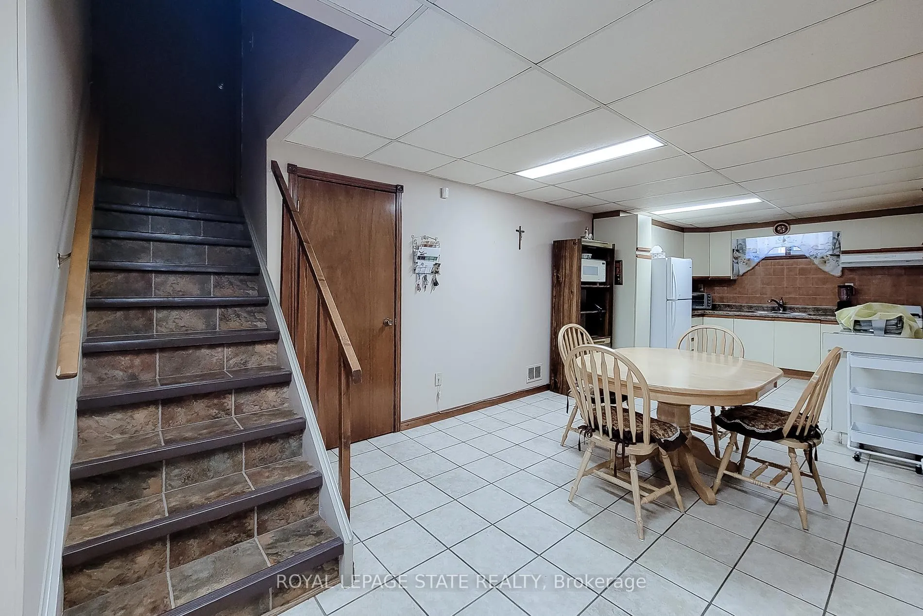 Photo 44 of 56 Teak Street, Hamilton, Stoney Creek — HOMEH
