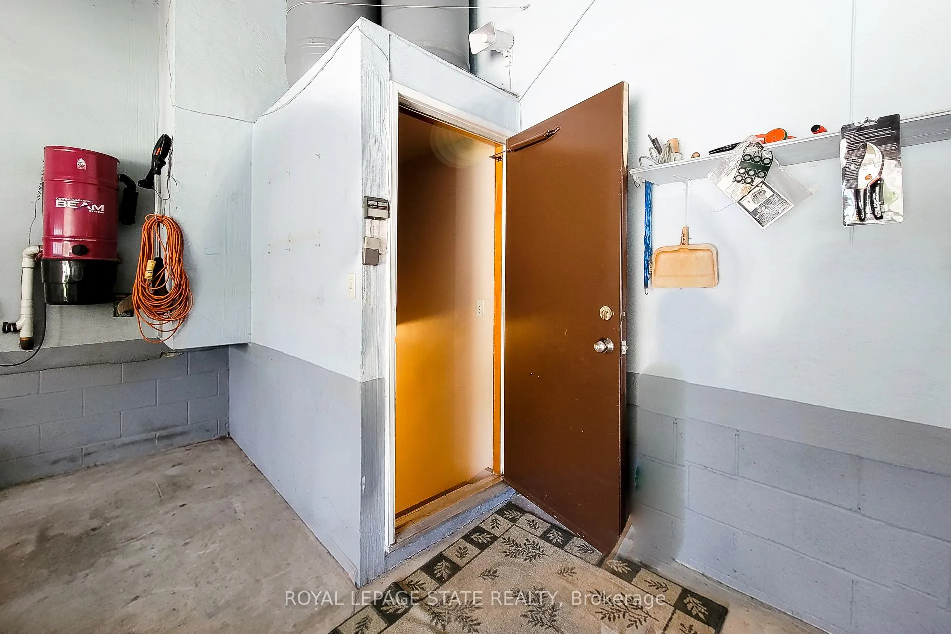 Photo 49 of 56 Teak Street, Hamilton, Stoney Creek — HOMEH