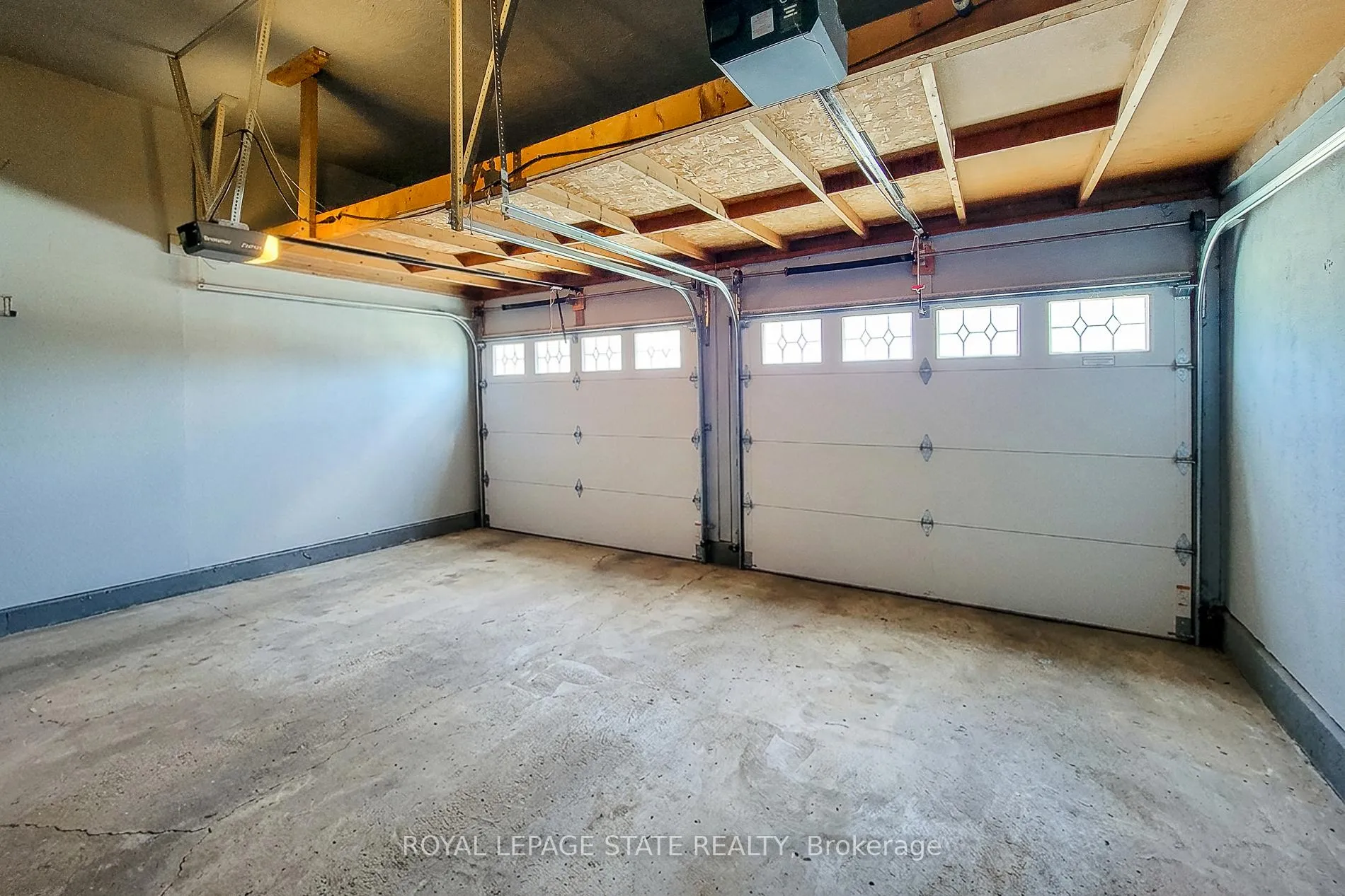 Photo 50 of 56 Teak Street, Hamilton, Stoney Creek — HOMEH