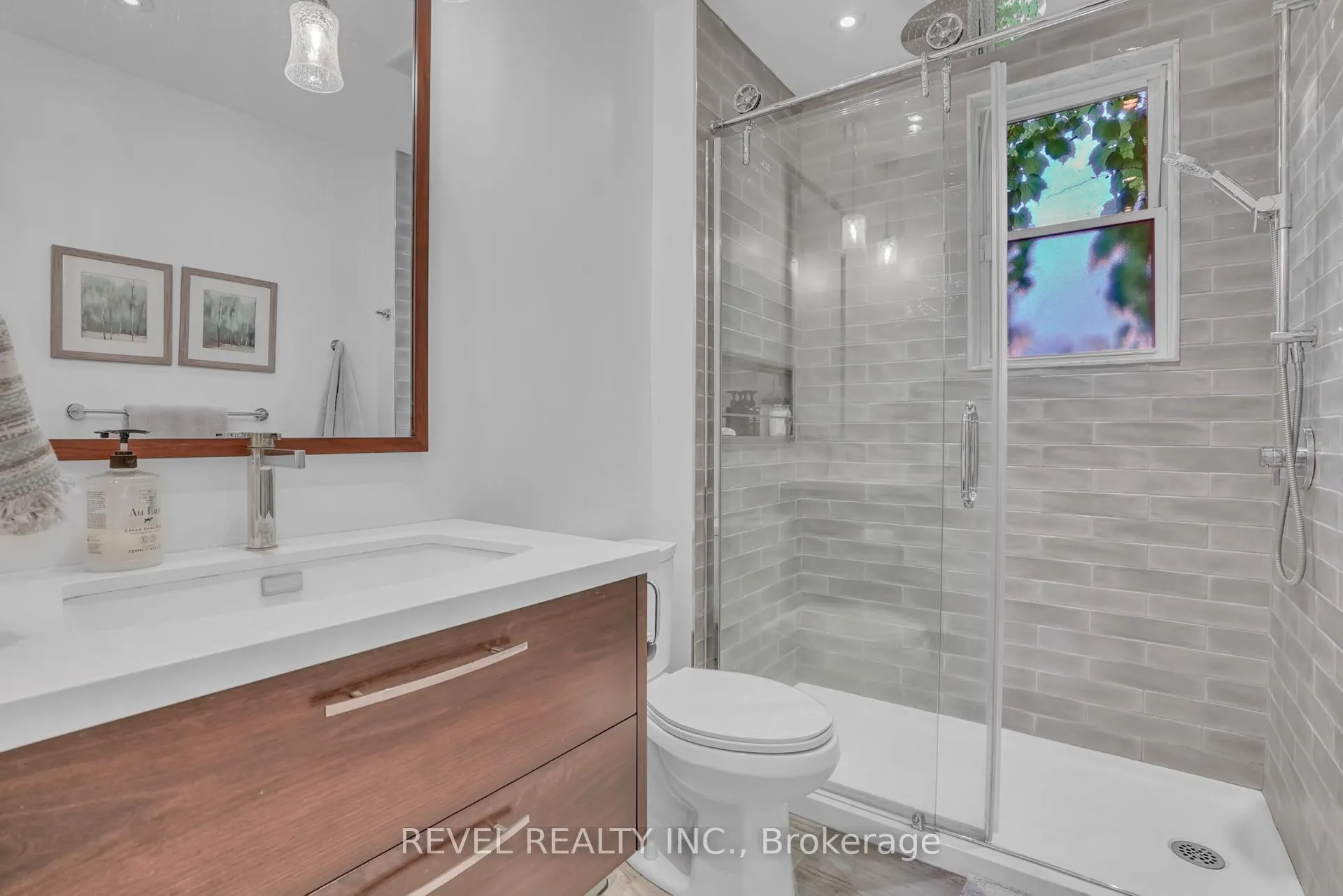 Photo 13 of 36 Dalton Street, Barrie, City Centre — HOMEH
