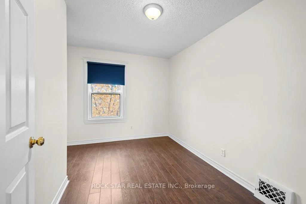 Photo 6 of Unit Upper, 15 Melrose Avenue N, Hamilton, Stipley — HOMEH