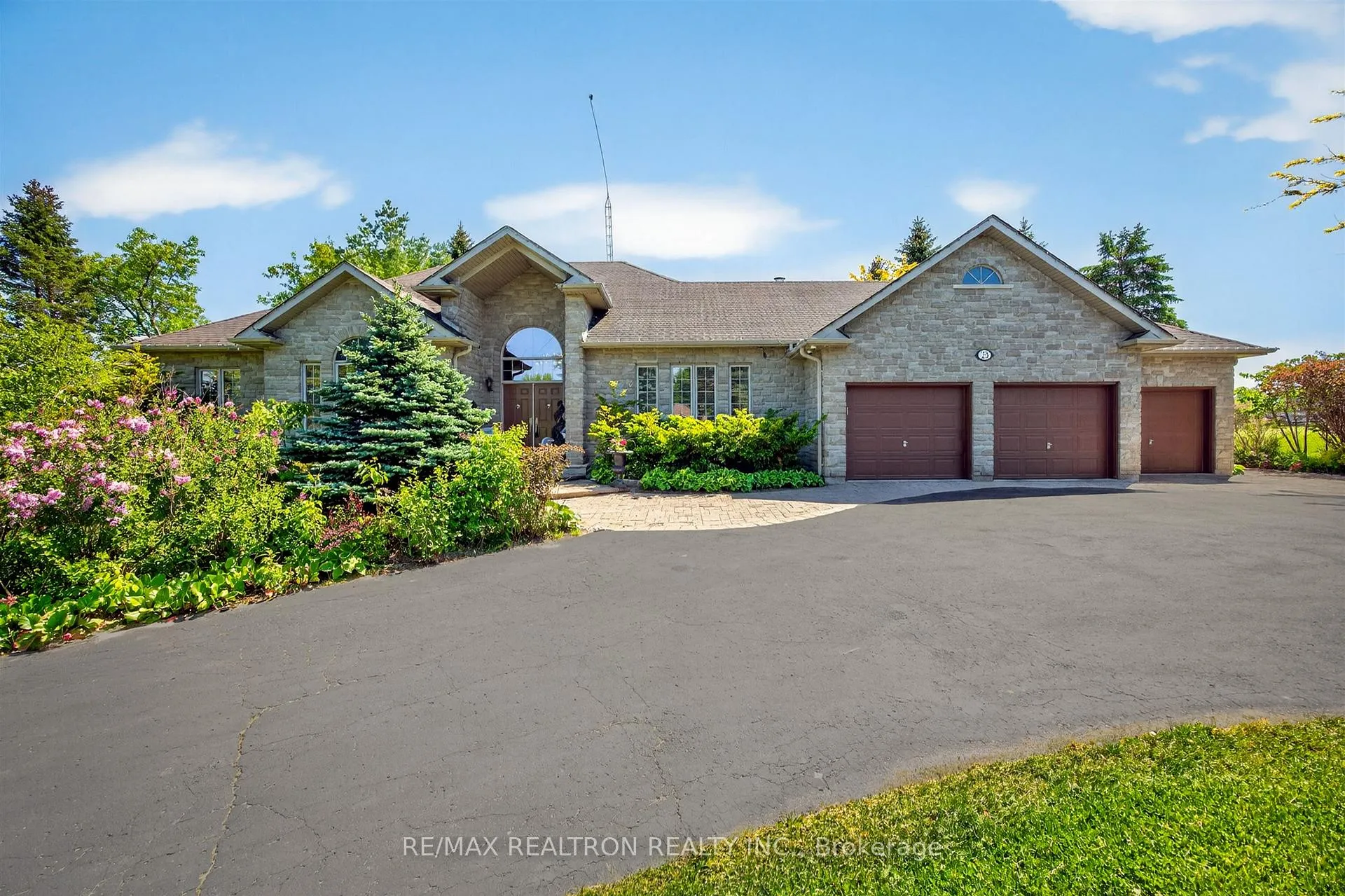 Front of 23 Fairbairn Gate