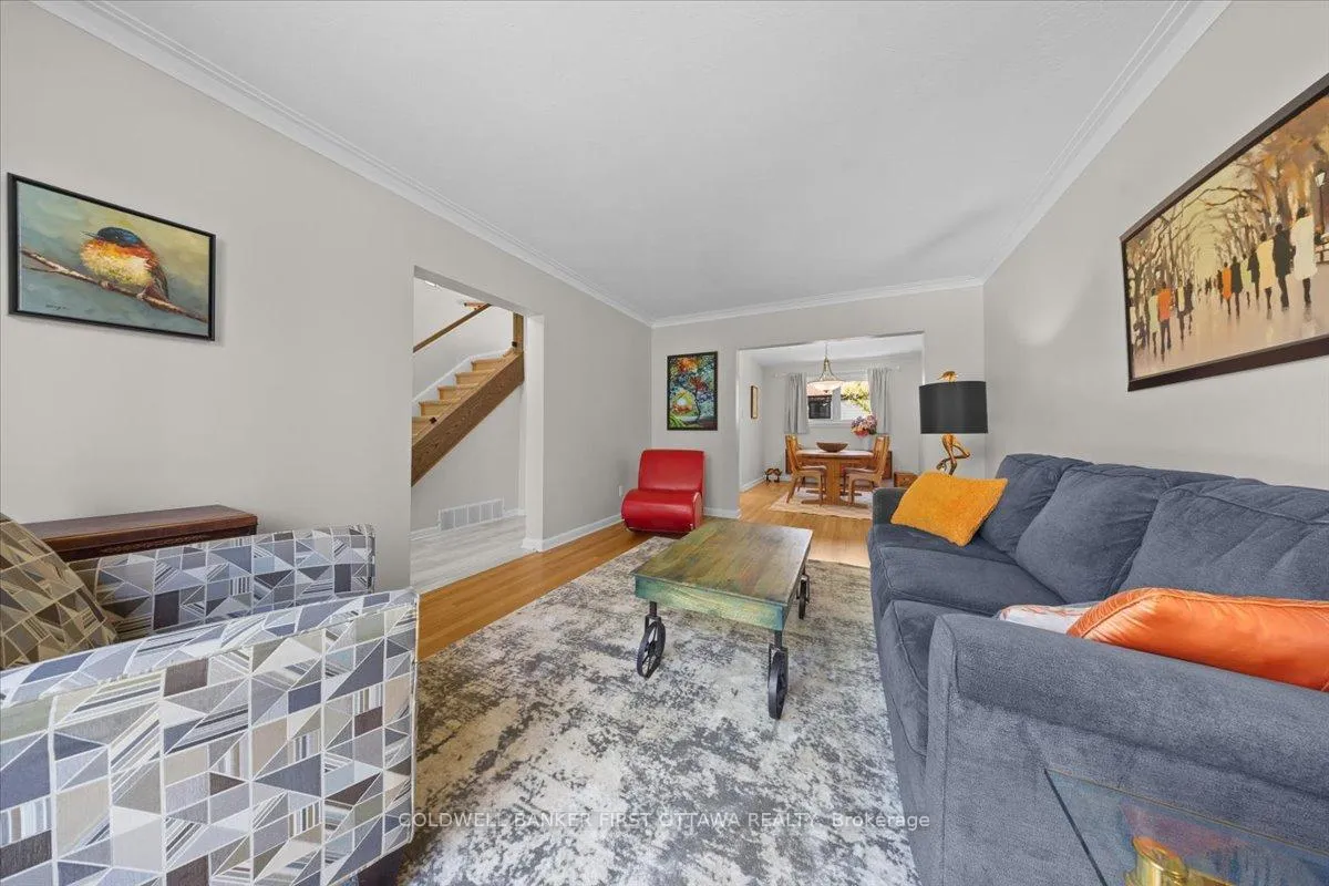 Photo 5 of 998 Mossdale Street, Ottawa, Queensway Terrace North — HOMEH