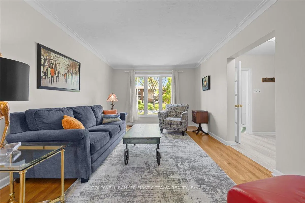 Photo 7 of 998 Mossdale Street, Ottawa, Queensway Terrace North — HOMEH