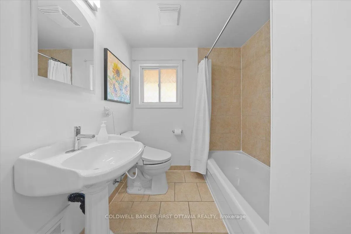 Photo 22 of 998 Mossdale Street, Ottawa, Queensway Terrace North — HOMEH