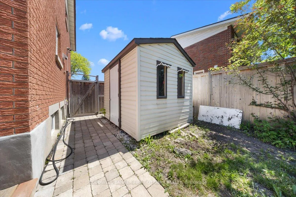 Photo 24 of 998 Mossdale Street, Ottawa, Queensway Terrace North — HOMEH