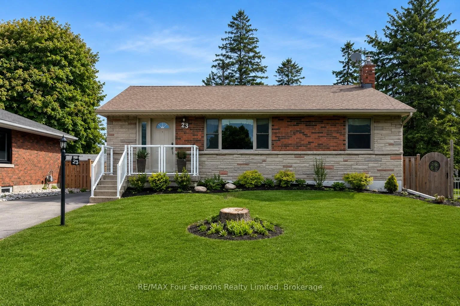 Photo 1 of 23 Camille Court, Hamilton, Huntington — HOMEH
