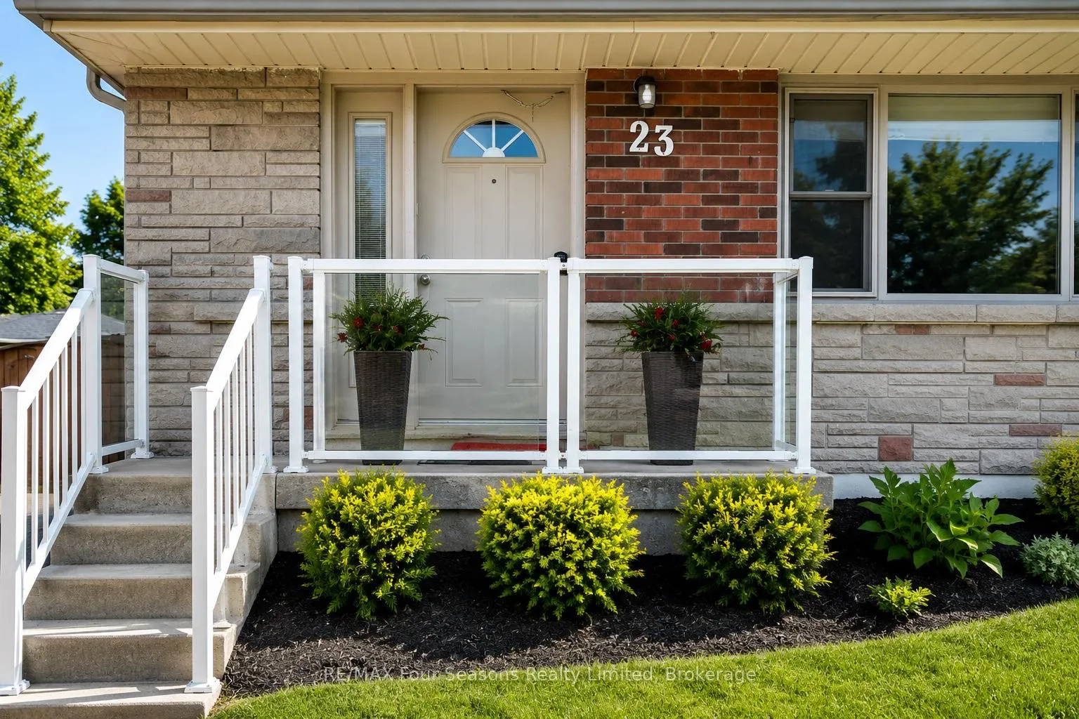 Photo 2 of 23 Camille Court, Hamilton, Huntington — HOMEH
