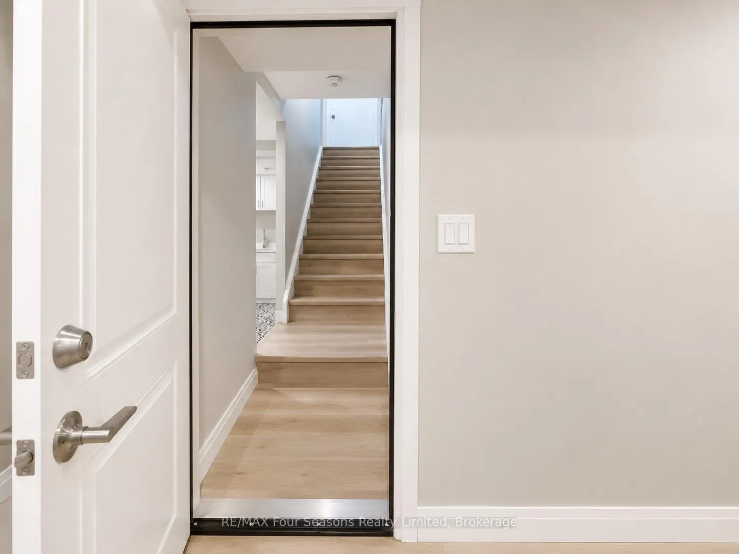 Photo 7 of 23 Camille Court, Hamilton, Huntington — HOMEH