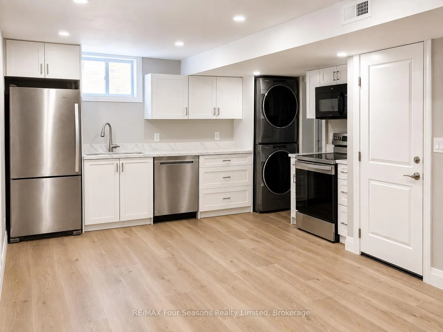 Photo 8 of 23 Camille Court, Hamilton, Huntington — HOMEH