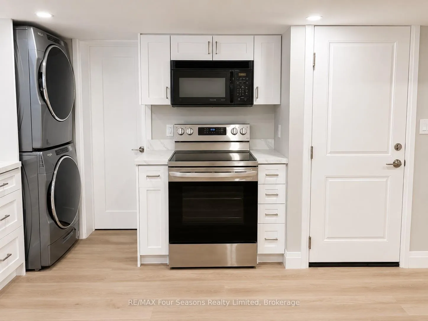Photo 10 of 23 Camille Court, Hamilton, Huntington — HOMEH