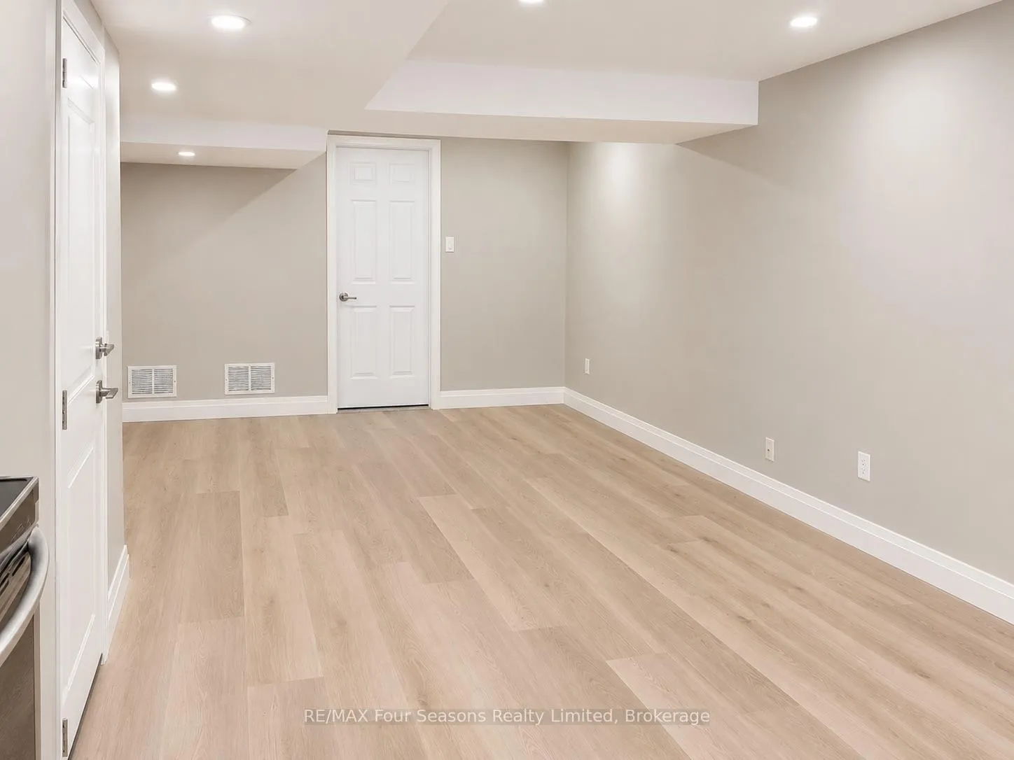 Photo 11 of 23 Camille Court, Hamilton, Huntington — HOMEH