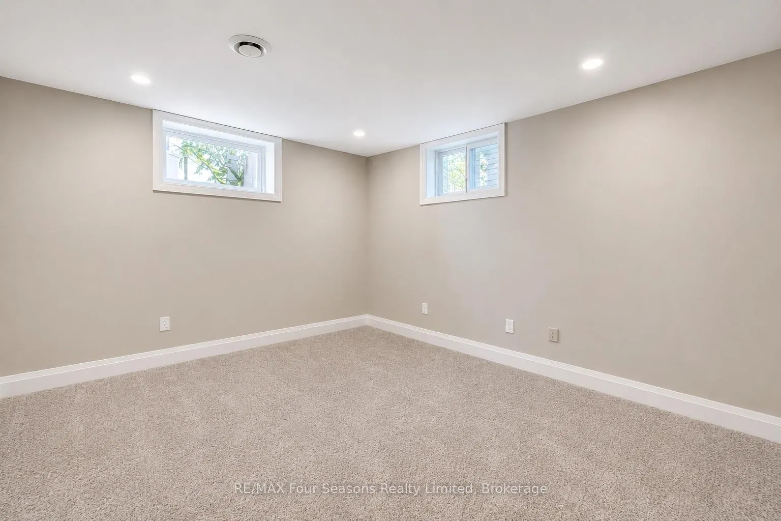 Photo 12 of 23 Camille Court, Hamilton, Huntington — HOMEH