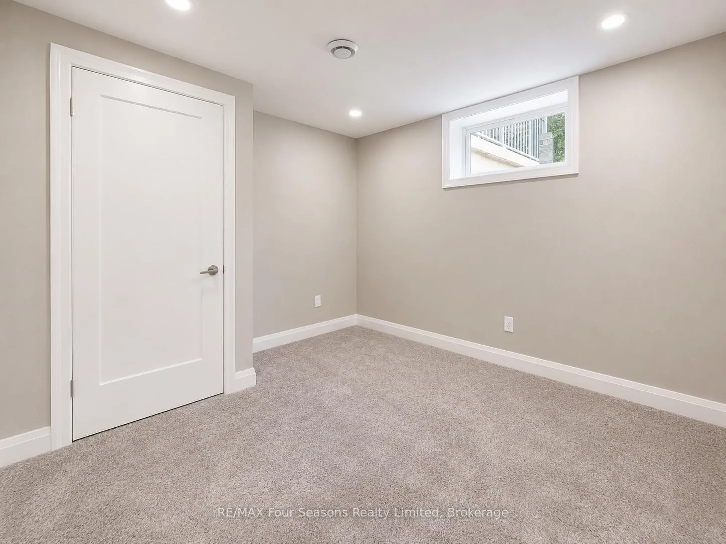 Photo 17 of 23 Camille Court, Hamilton, Huntington — HOMEH