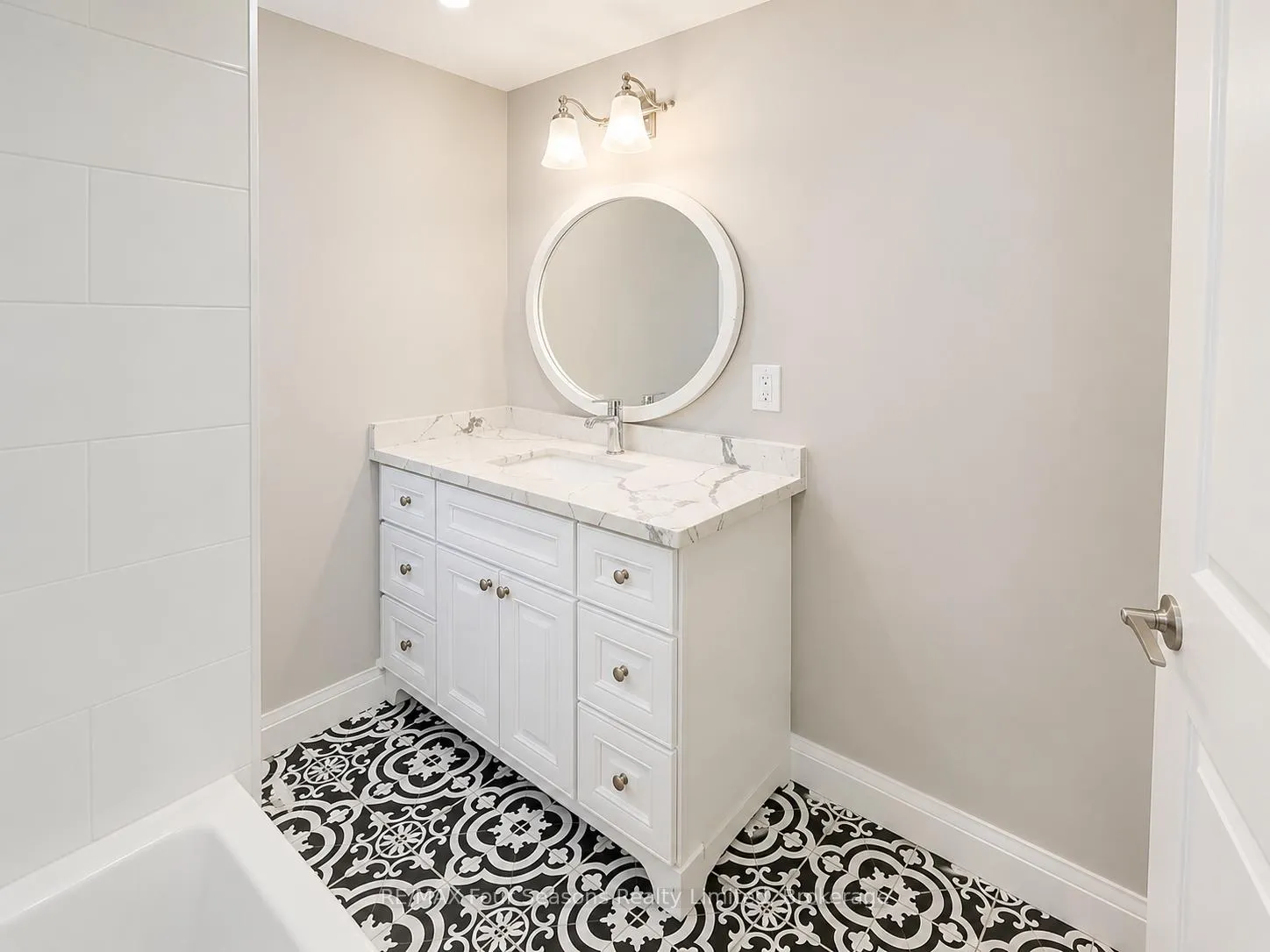 Photo 21 of 23 Camille Court, Hamilton, Huntington — HOMEH