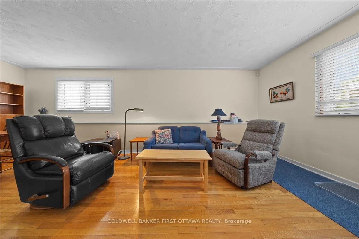 Photo 5 of 832 Ivanhoe Avenue, Ottawa, Queensway Terrace North — HOMEH