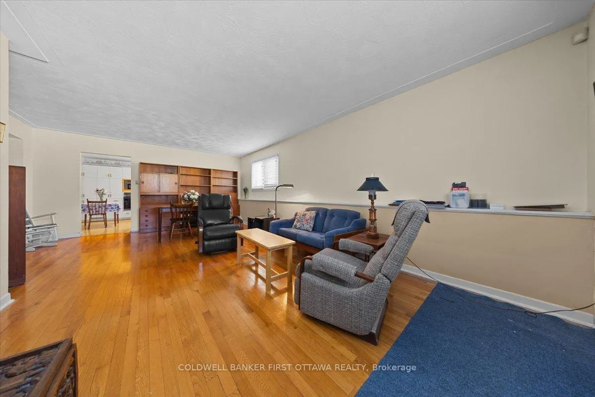 Photo 6 of 832 Ivanhoe Avenue, Ottawa, Queensway Terrace North — HOMEH