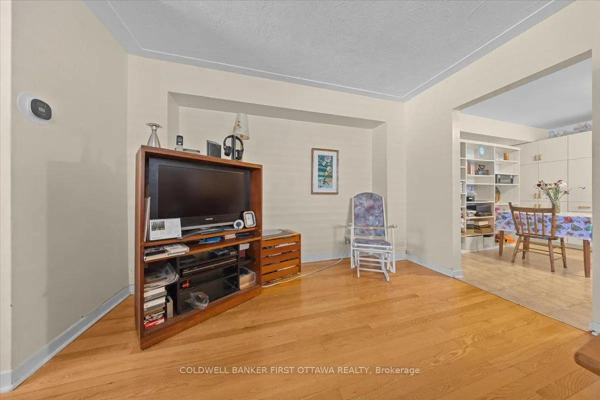 Photo 11 of 832 Ivanhoe Avenue, Ottawa, Queensway Terrace North — HOMEH