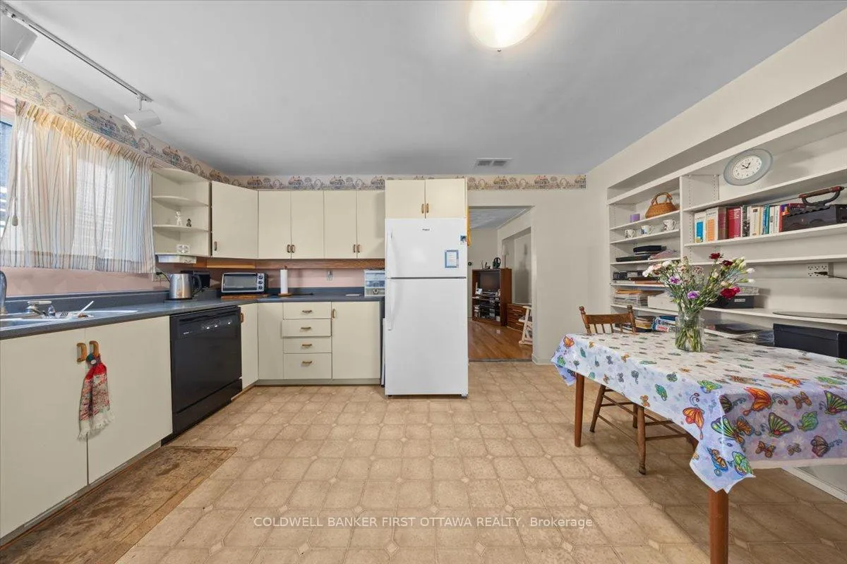 Photo 19 of 832 Ivanhoe Avenue, Ottawa, Queensway Terrace North — HOMEH