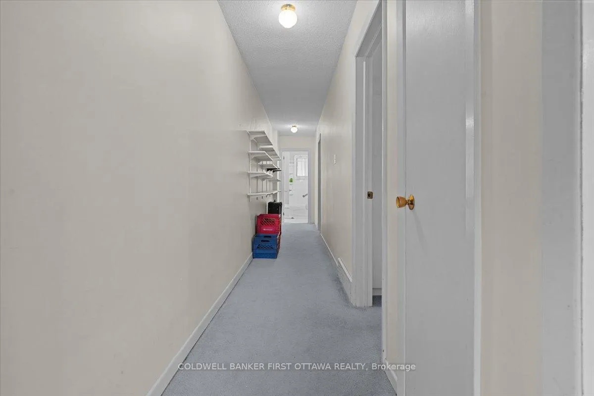 Photo 20 of 832 Ivanhoe Avenue, Ottawa, Queensway Terrace North — HOMEH