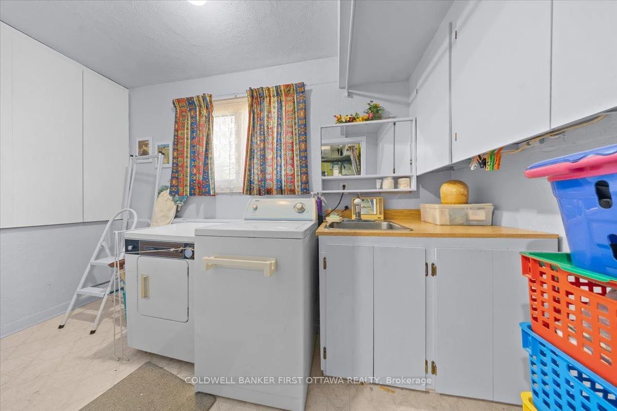 Photo 32 of 832 Ivanhoe Avenue, Ottawa, Queensway Terrace North — HOMEH
