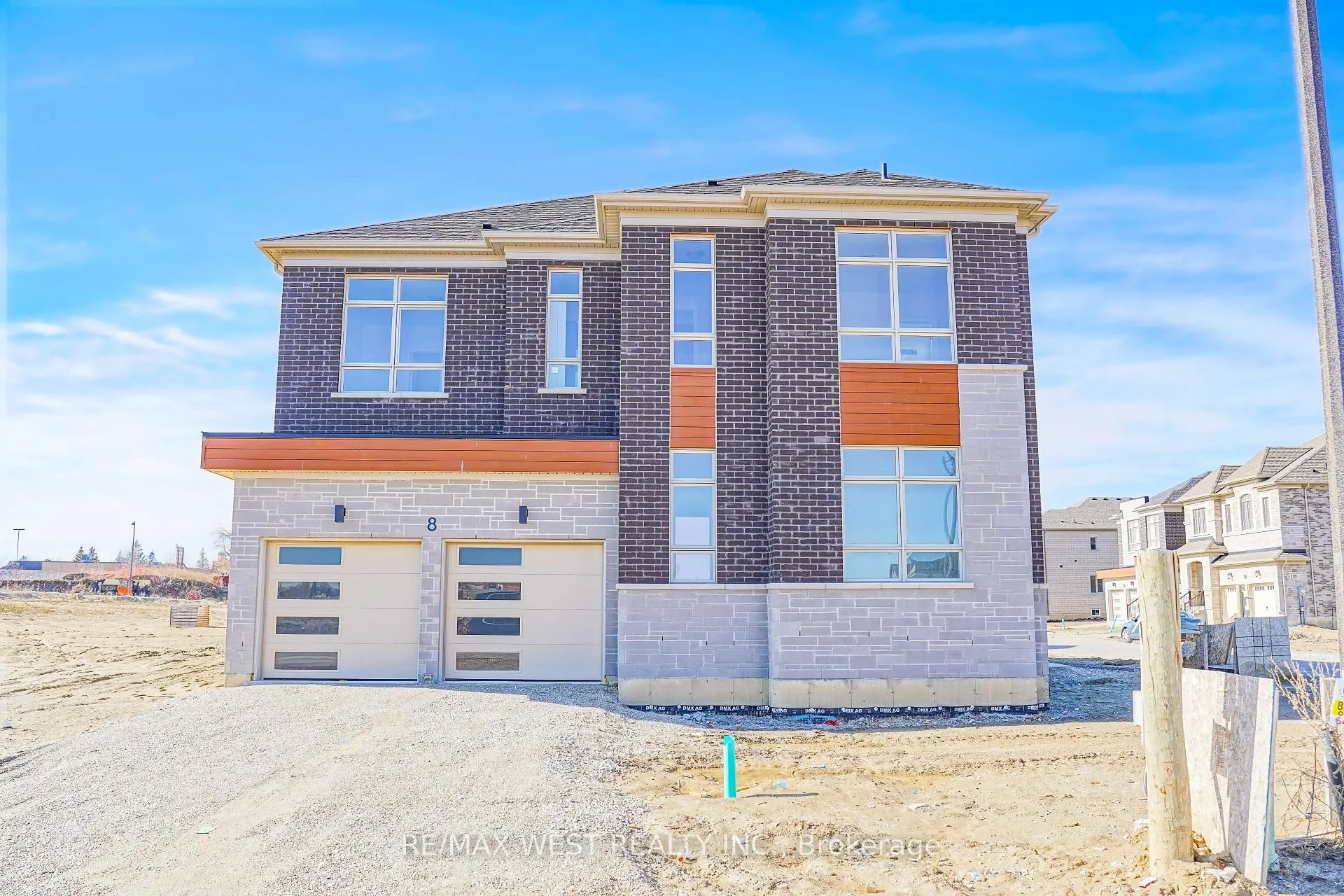 Photo 2 of 8 Tarbox Avenue, Caledon, Caledon East — HOMEH