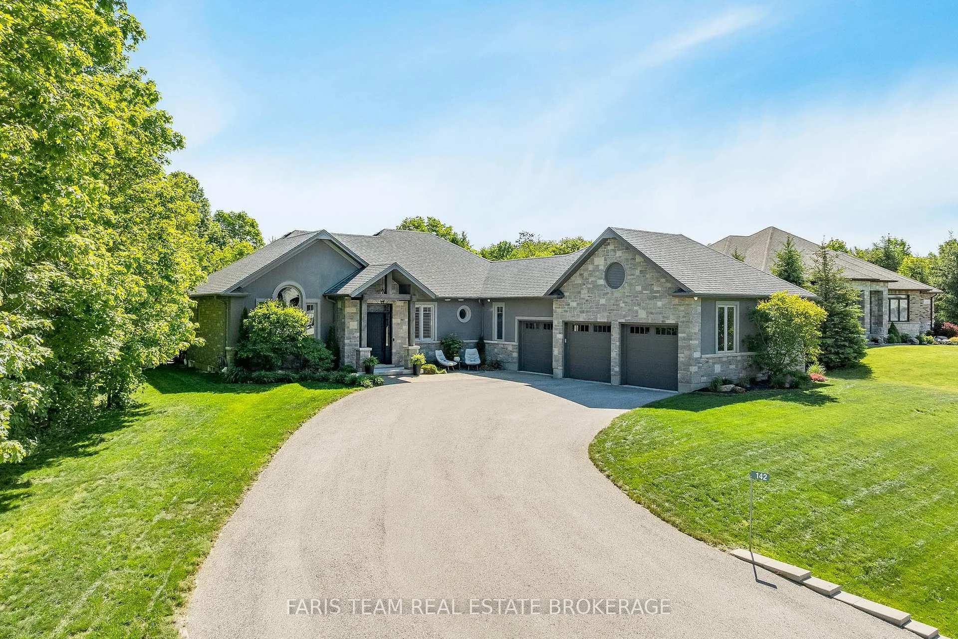 Photo 2 of 142 Mennill Drive, Springwater, Minesing — HOMEH