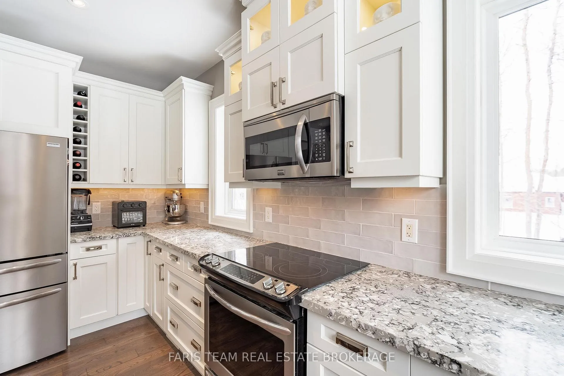Photo 8 of 142 Mennill Drive, Springwater, Minesing — HOMEH