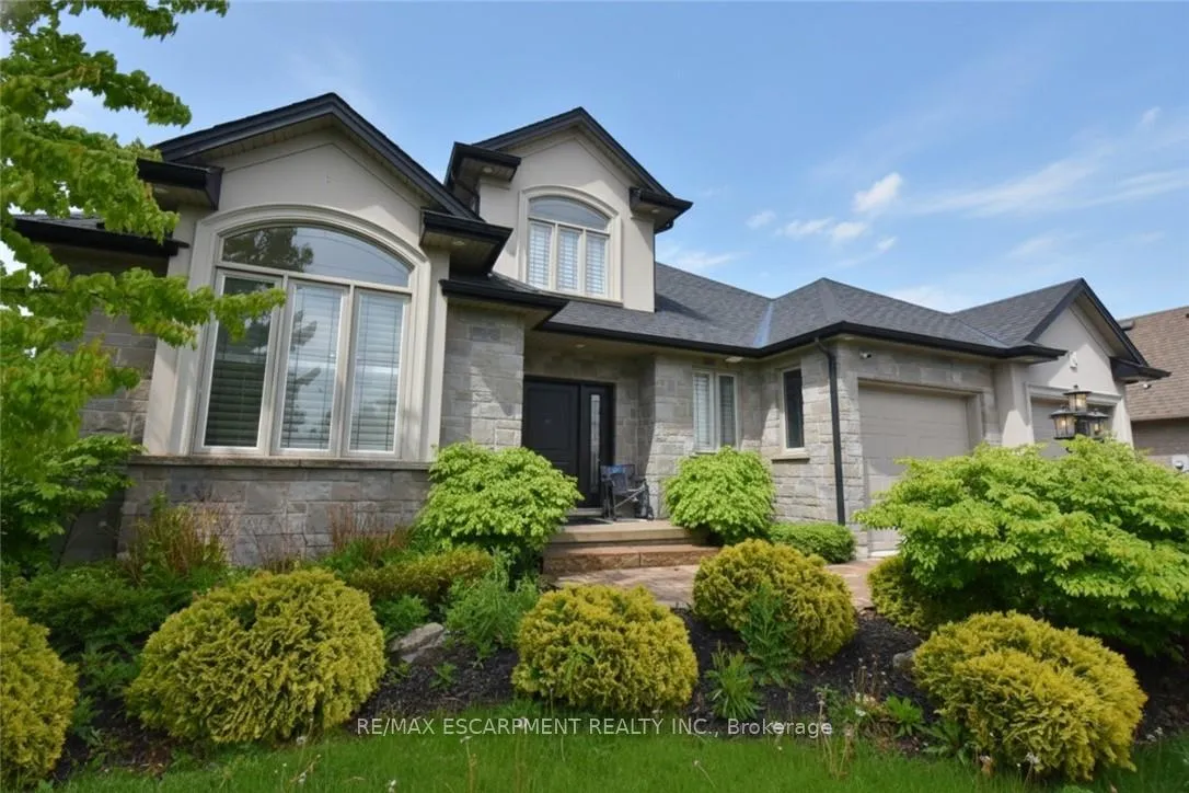 Photo 3 of 708 Winston Road, Grimsby, Grimsby Beach — HOMEH