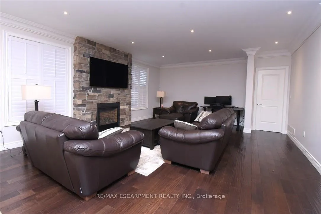 Photo 9 of 708 Winston Road, Grimsby, Grimsby Beach — HOMEH