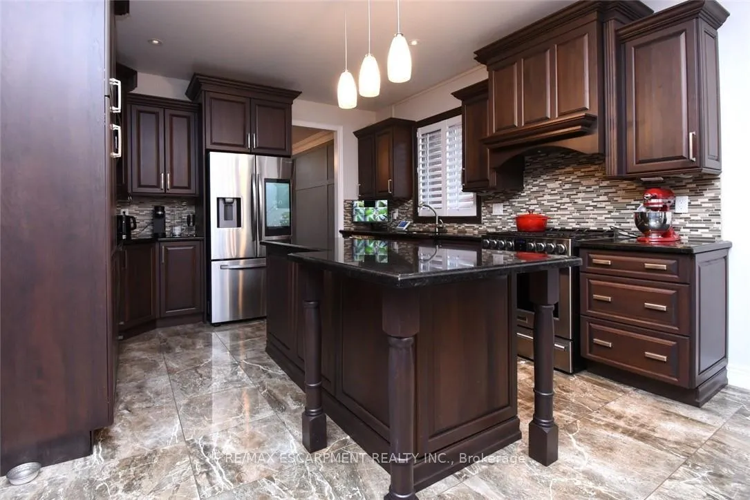 Photo 13 of 708 Winston Road, Grimsby, Grimsby Beach — HOMEH
