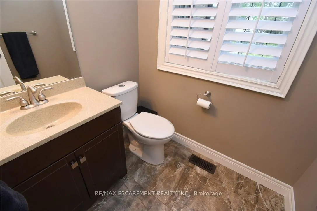 Photo 16 of 708 Winston Road, Grimsby, Grimsby Beach — HOMEH
