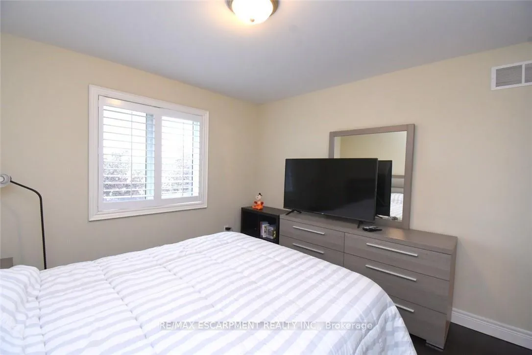 Photo 23 of 708 Winston Road, Grimsby, Grimsby Beach — HOMEH