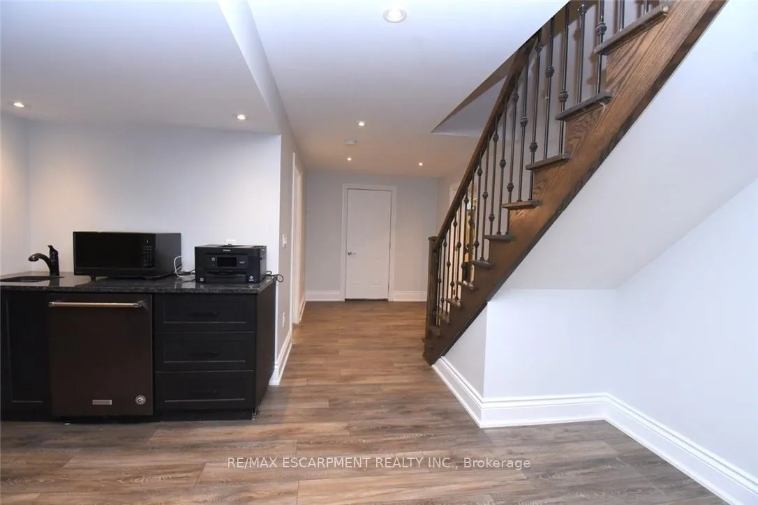 Photo 32 of 708 Winston Road, Grimsby, Grimsby Beach — HOMEH