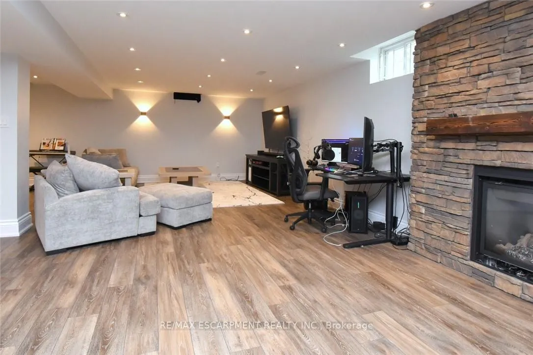 Photo 33 of 708 Winston Road, Grimsby, Grimsby Beach — HOMEH