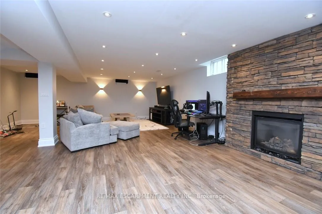 Photo 34 of 708 Winston Road, Grimsby, Grimsby Beach — HOMEH
