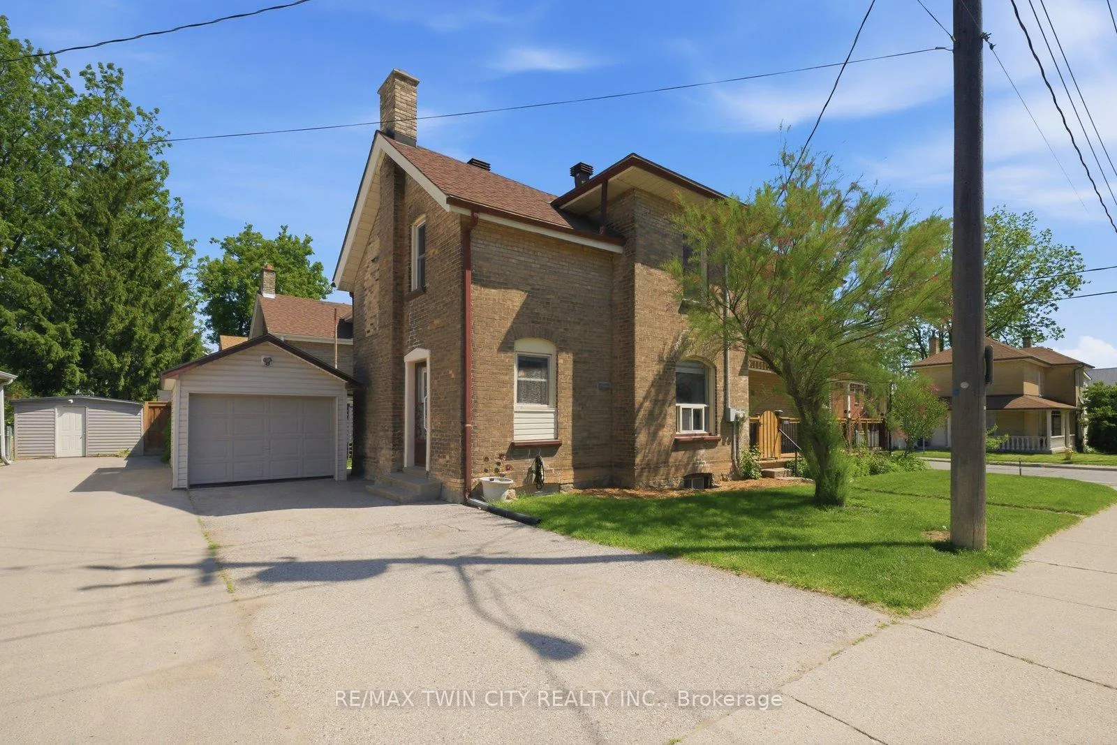 Photo 2 of 76 Brock Street, Brantford, Victoria/Arthur — HOMEH