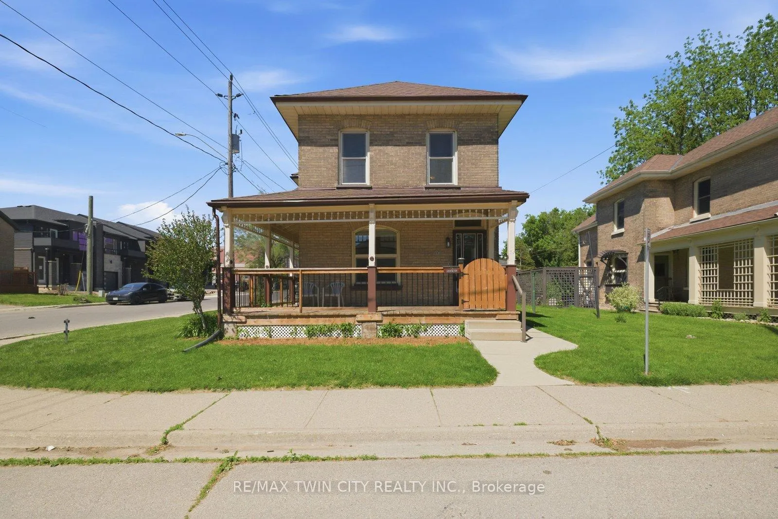 Photo 3 of 76 Brock Street, Brantford, Victoria/Arthur — HOMEH