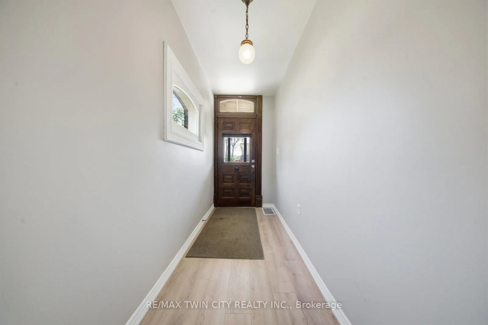 Photo 4 of 76 Brock Street, Brantford, Victoria/Arthur — HOMEH
