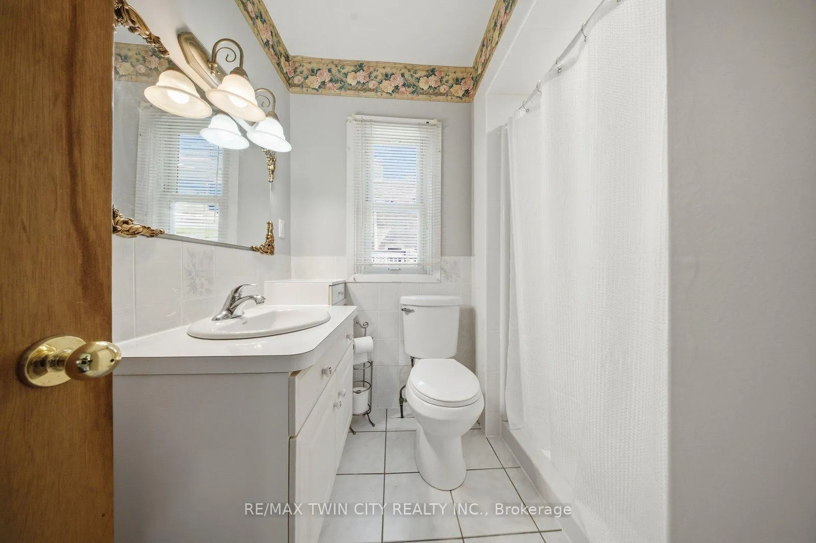 Photo 12 of 76 Brock Street, Brantford, Victoria/Arthur — HOMEH