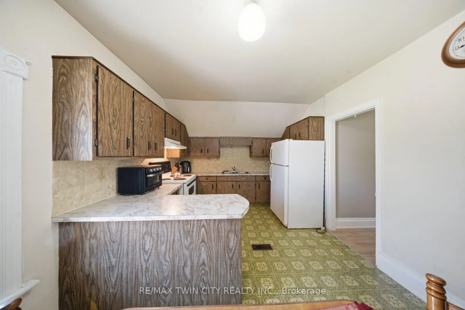 Photo 15 of 76 Brock Street, Brantford, Victoria/Arthur — HOMEH