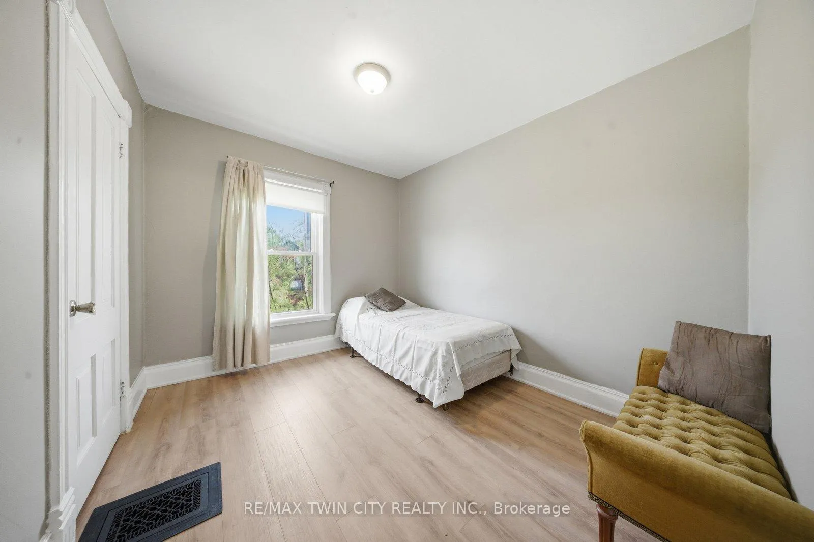 Photo 18 of 76 Brock Street, Brantford, Victoria/Arthur — HOMEH