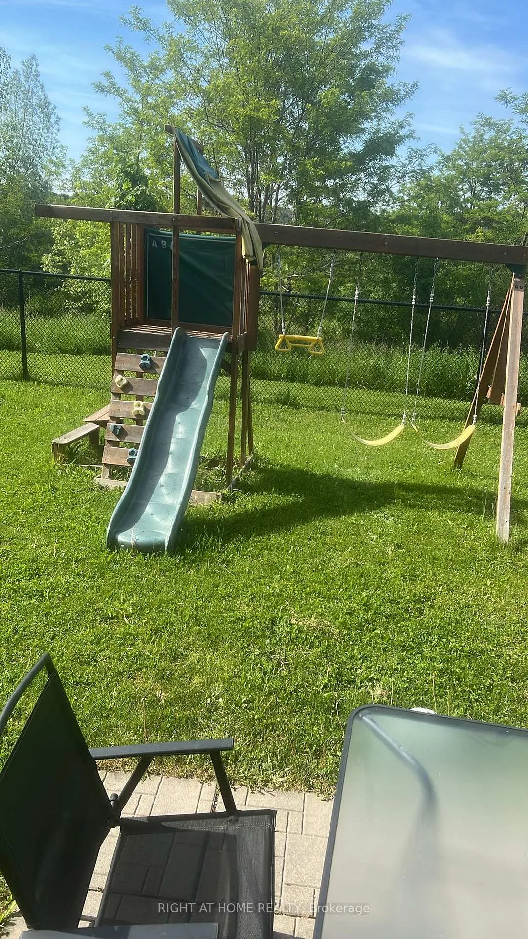 Photo 2 of 73 Dodman Crescent, Hamilton, Ancaster — HOMEH