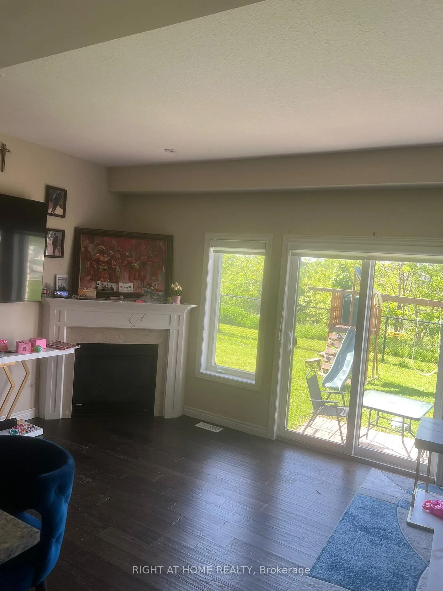 Photo 7 of 73 Dodman Crescent, Hamilton, Ancaster — HOMEH