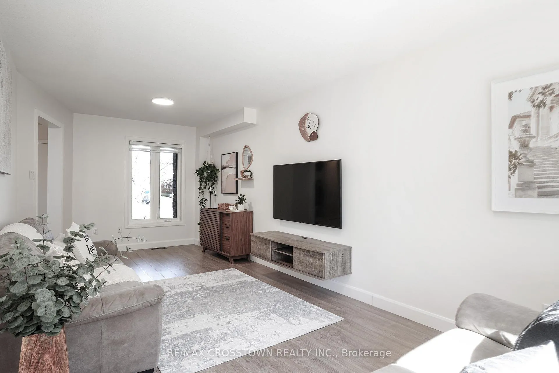 Photo 8 of 22 Bluegrass Drive, Barrie, Holly — HOMEH