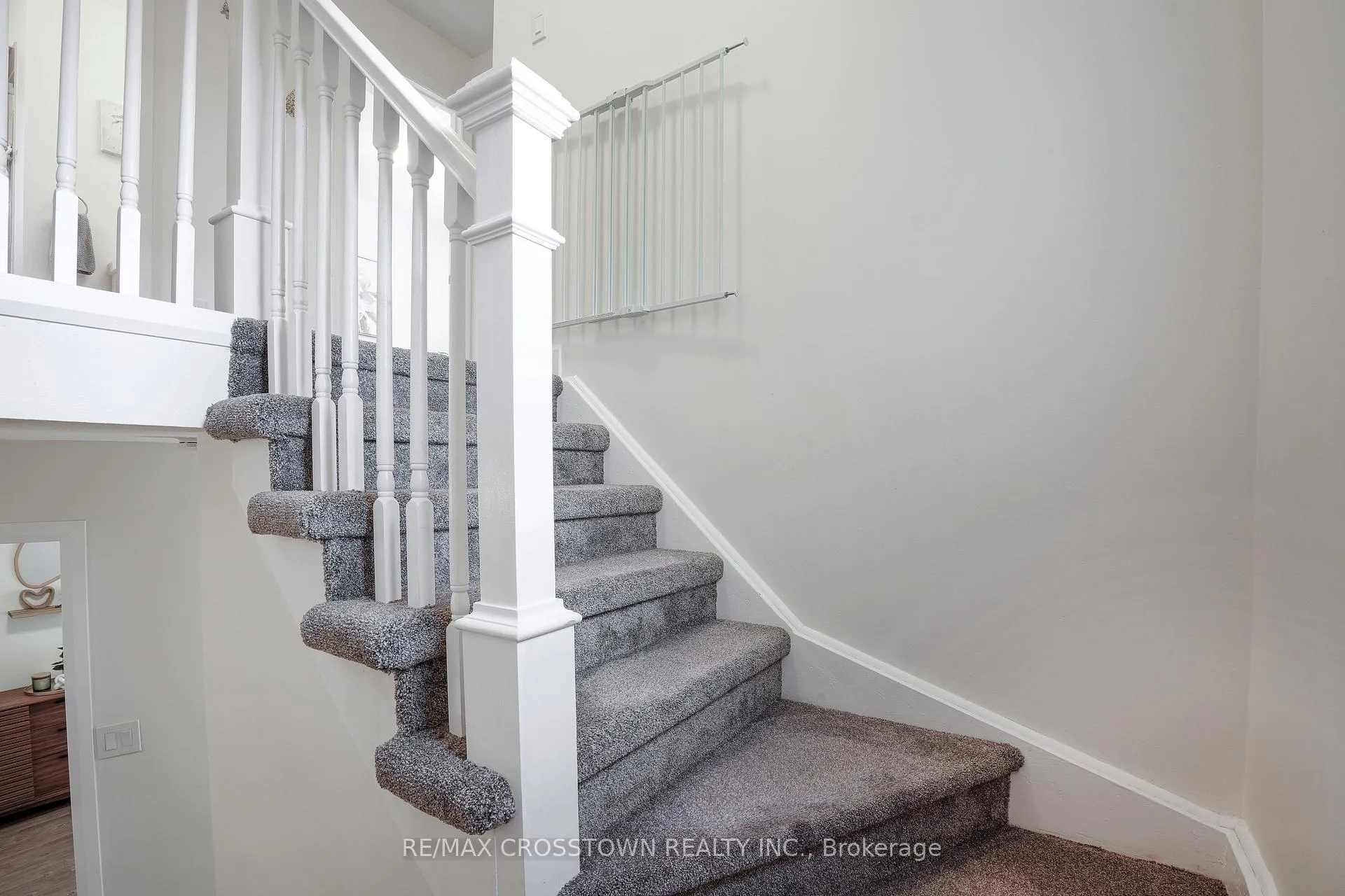 Photo 11 of 22 Bluegrass Drive, Barrie, Holly — HOMEH