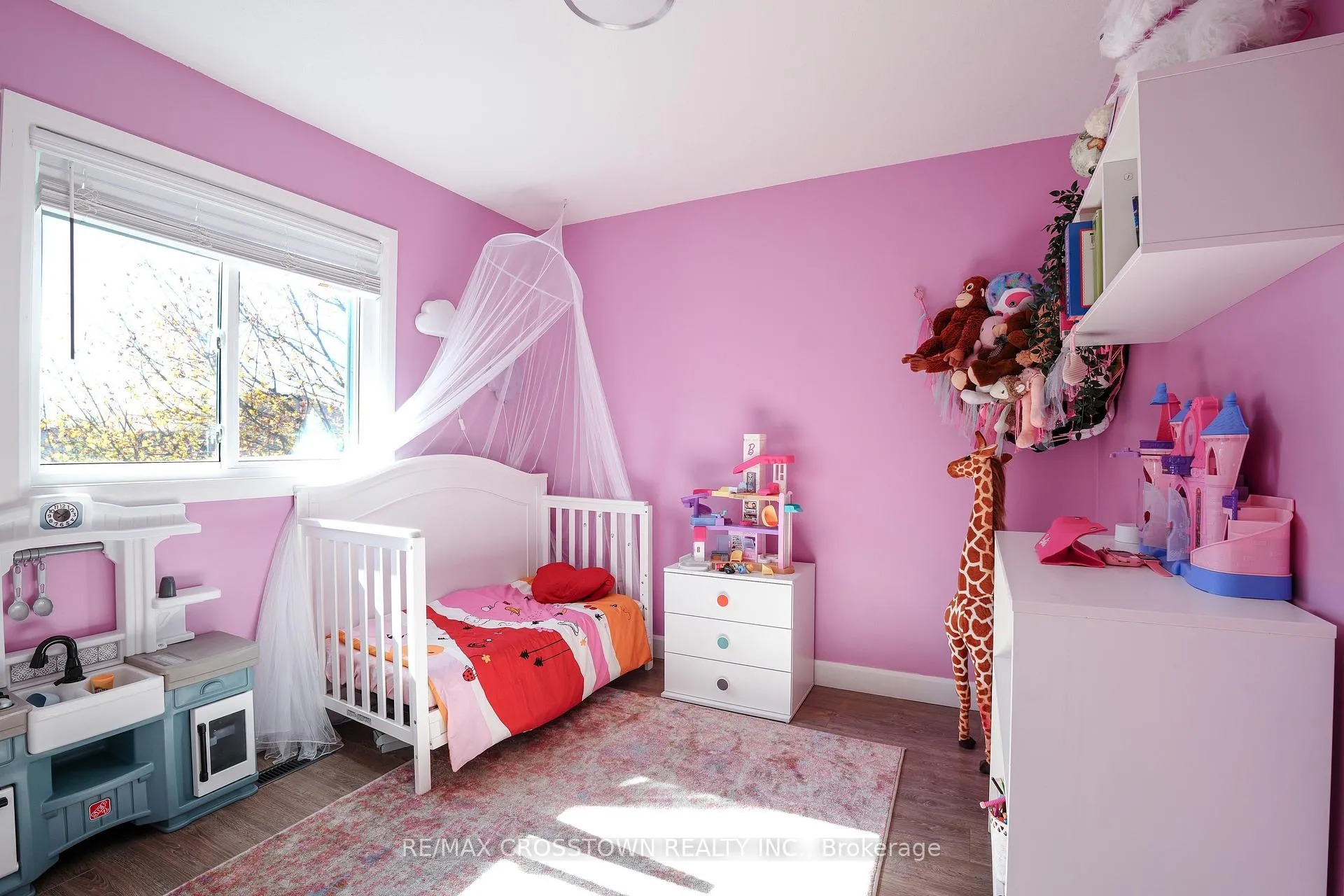 Photo 13 of 22 Bluegrass Drive, Barrie, Holly — HOMEH